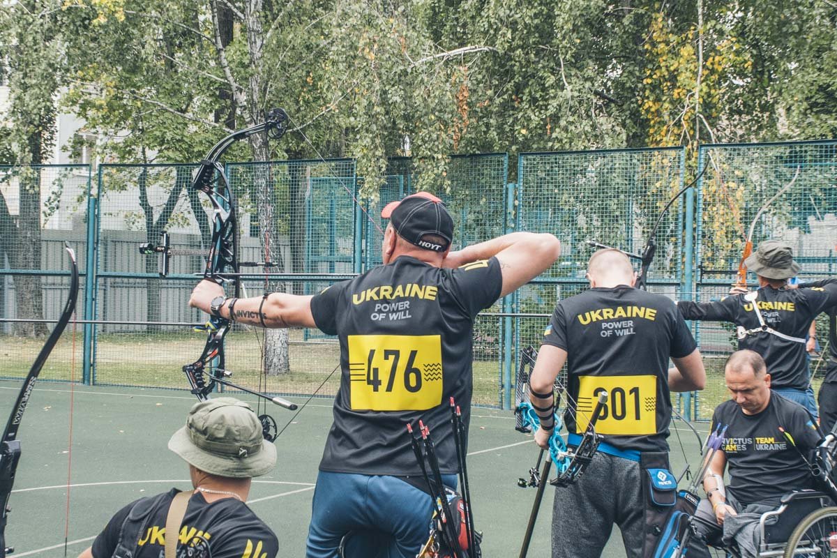 Стрельба из лука стала любимым занятием многих военных после ранений 