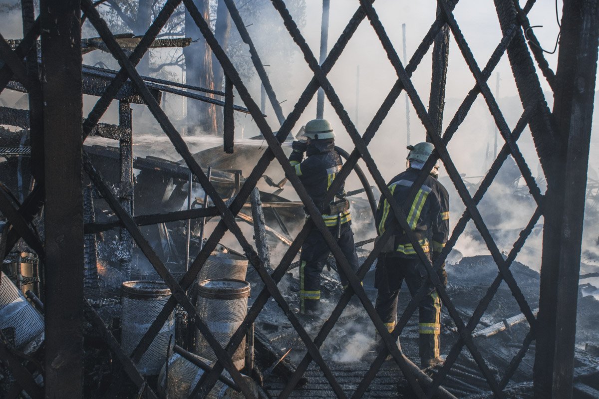 Огонь охватил 500 квадратных метров территории 