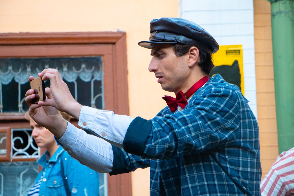 Аниматоры из свиты Воланда всячески развлекали публику Аниматоры из свиты Воланда всячески развлекали публику