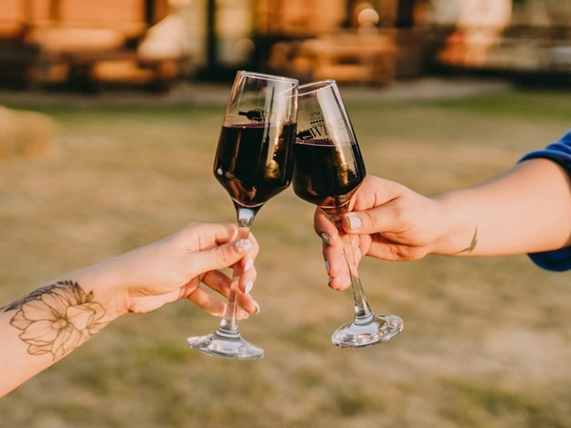 Ulichnaya Eda / Wine - это море вкусных блюд и вин, а еще необычные мастер-классы Ulichnaya Eda / Wine - это море вкусных блюд и вин, а еще необычные мастер-классы