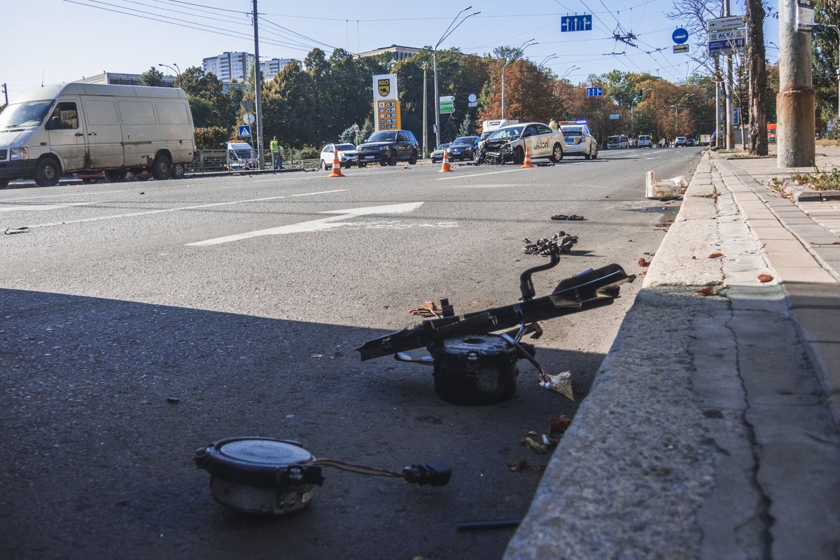 В салоне такси была девушка-пассажир с ребенком В салоне такси была девушка-пассажир с ребенком