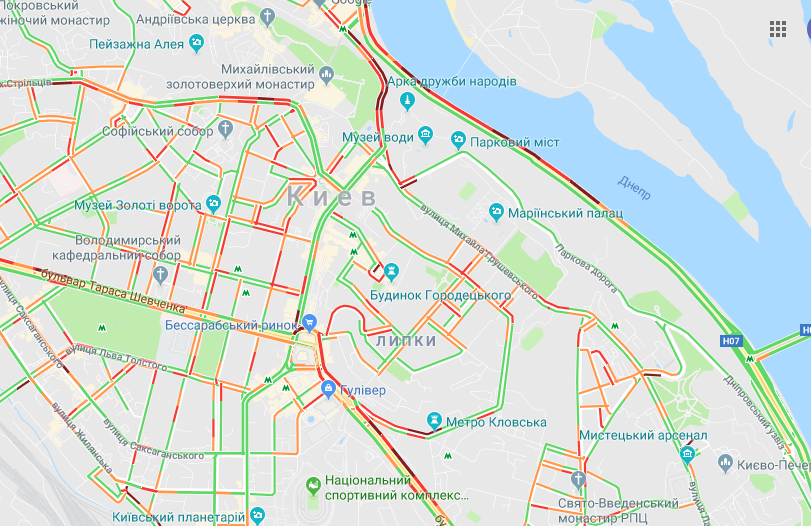 Центр Киева окрасился в оттенки красного, но хуже всего дела обстоят с крупными дорожными артериями