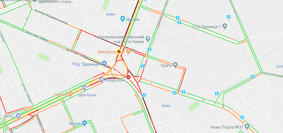 На Левом берегу главной проблемной точкой стала развязка, объединяющая проспекты Гагарина и Мира с Харьковским шоссе