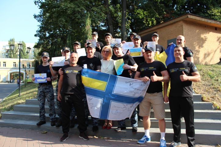 Украинцы, которые вернулись из плена, получили биометрические документы Украинцы, которые вернулись из плена, получили биометрические документы