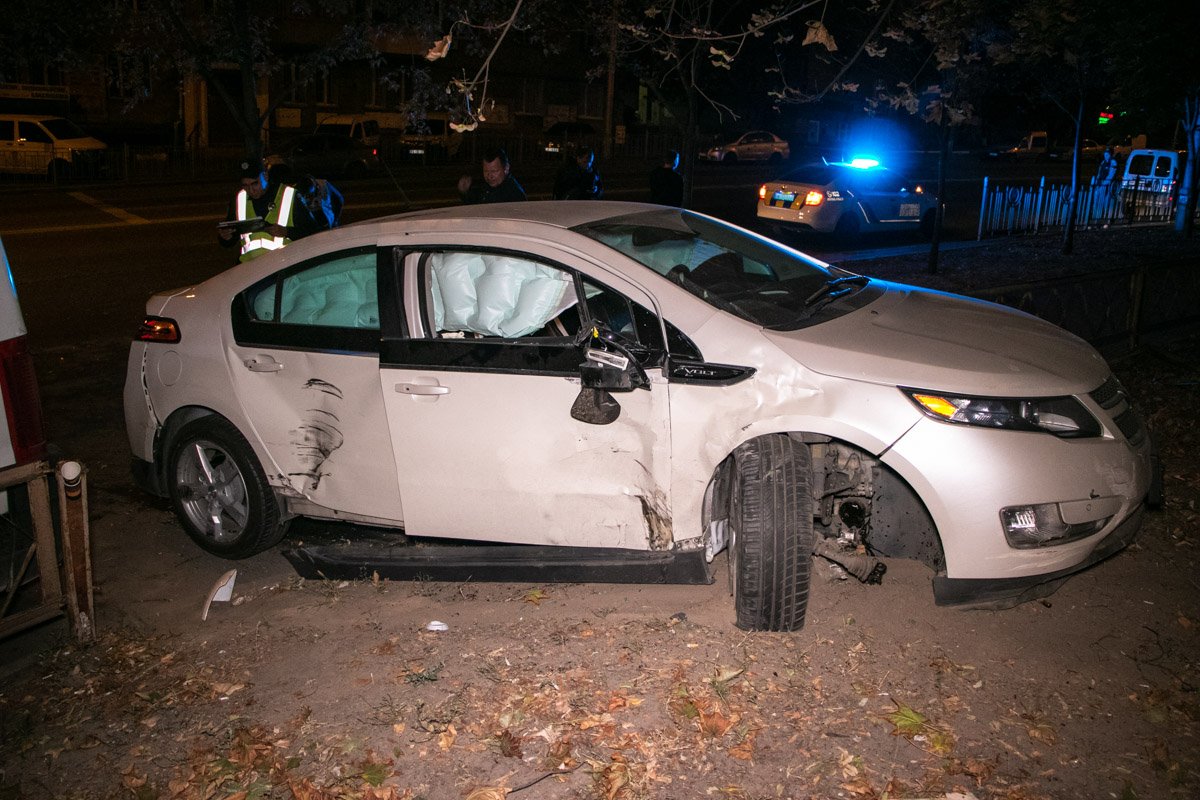 В ночь на 17 сентября водитель Chevrolet проигнорировал требования об остановке и устроил погоню с полицией В ночь на 17 сентября водитель Chevrolet проигнорировал требования об остановке и устроил погоню с полицией