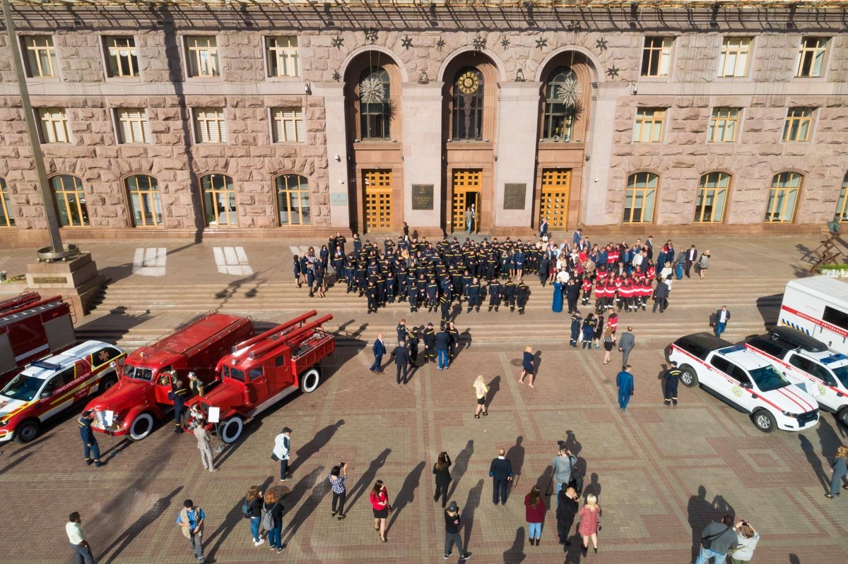 По этому поводу в мэрии Киева прошло торжественное собрание сотрудников ГСЧС