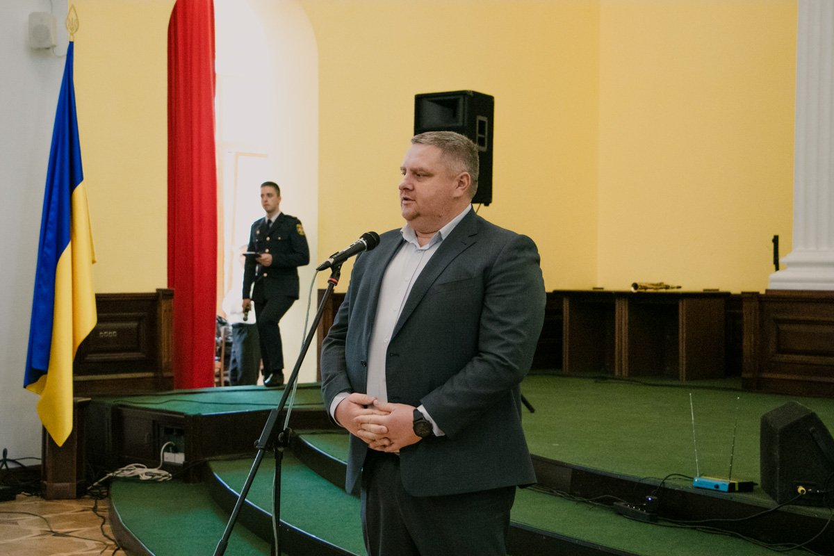 Также спасателей поздравил глава полиции Киева Андрей Крищенко