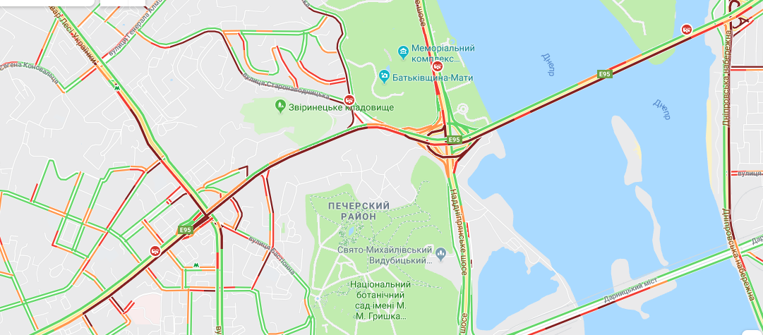 Автомобили не могут выехать с центра 