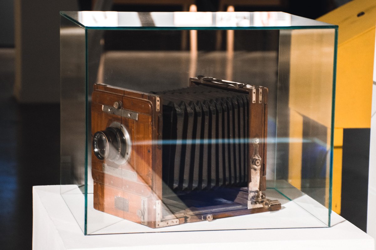 Здесь представлены аппараты, на которых в свое время работали легендарные украинские режиссеры и операторы 