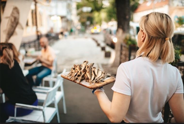 Обещают, что угощать будут целой тонной анчоусов 