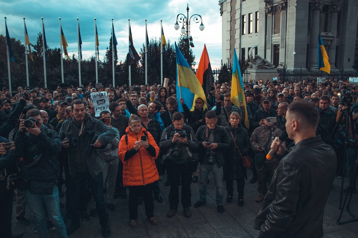 Помимо активистов участие в митинге приняли и видные дипломаты