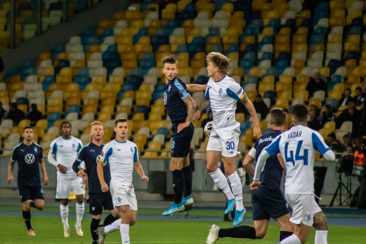 Работа у центрального защитника все же была