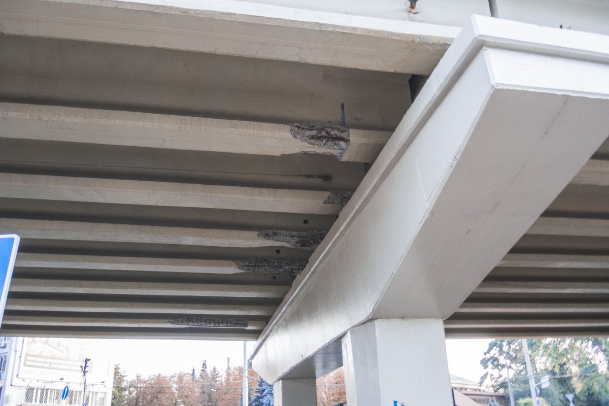 Удивительно, что этот мост открылся после ремонта всего два года назад