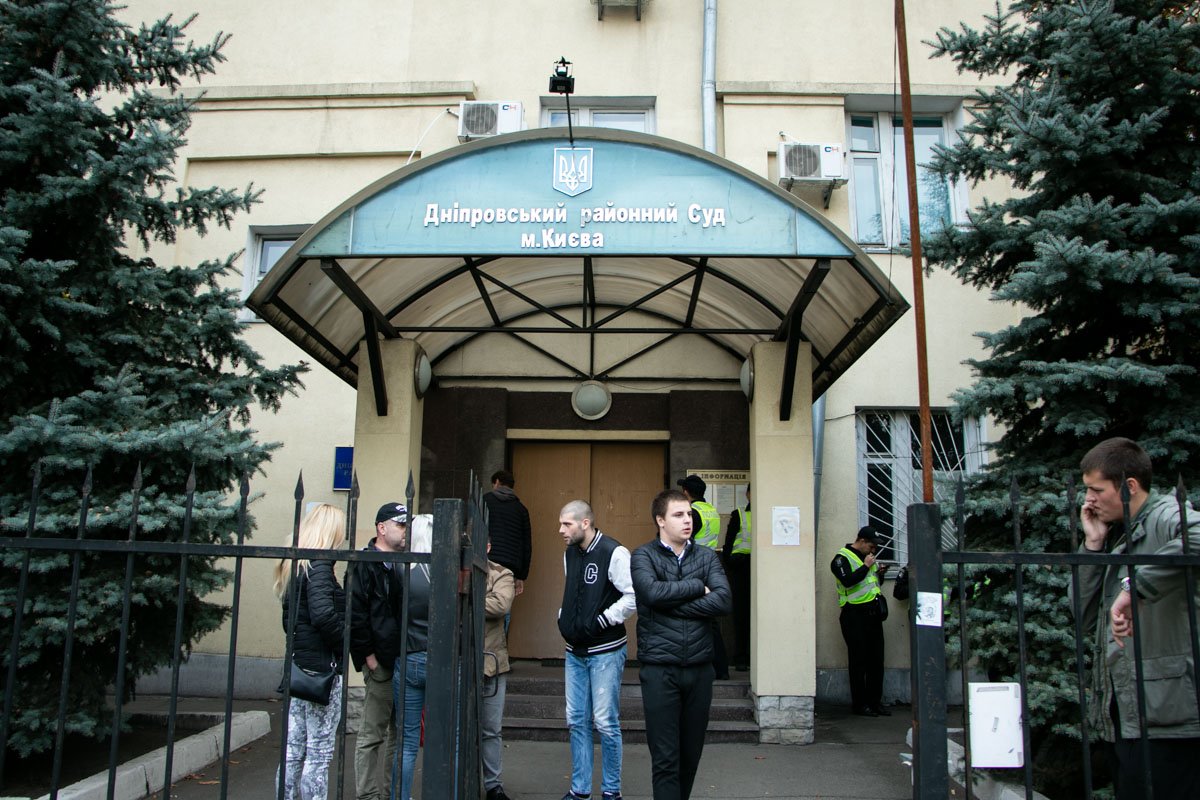 Меру пресечения избирали в зале Днепровского районного суда Киева Меру пресечения избирали в зале Днепровского районного суда Киева