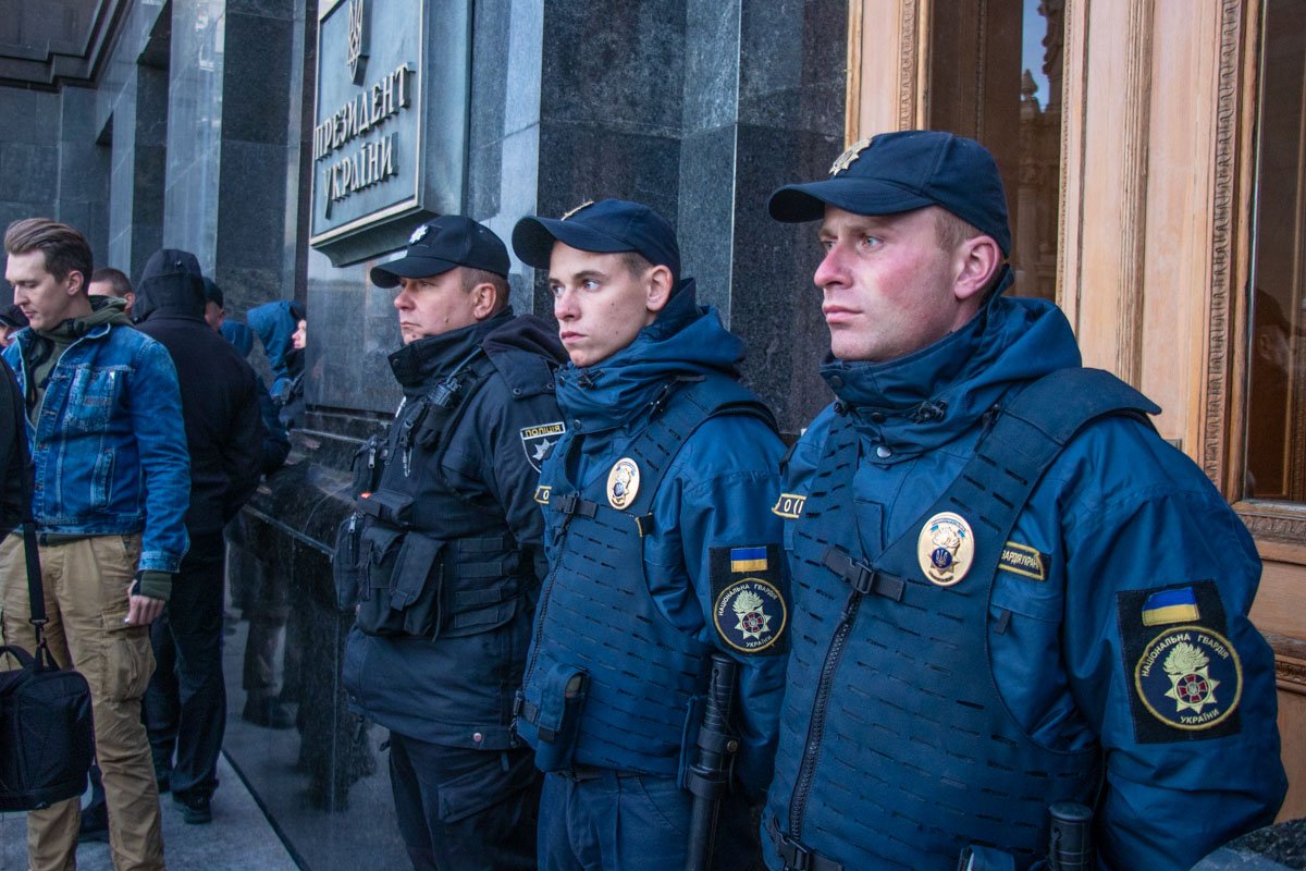 Помимо прочего противники бизнесмена отмечали ситуацию, которая сложилась вокруг ПриватБанка Помимо прочего противники бизнесмена отмечали ситуацию, которая сложилась вокруг ПриватБанка