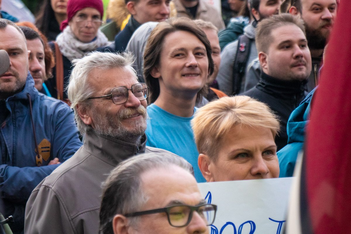 Лишение Коломойского гражданства докажет, что Владимир Зеленский самостоятельный политик, уверены митингующие Лишение Коломойского гражданства докажет, что Владимир Зеленский самостоятельный политик, уверены митингующие