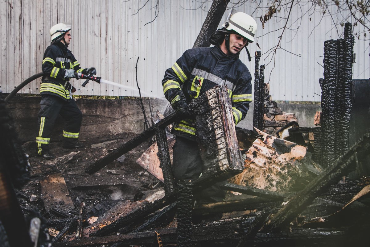 Также сгорели и вещи, которые хранились на территории Также сгорели и вещи, которые хранились на территории