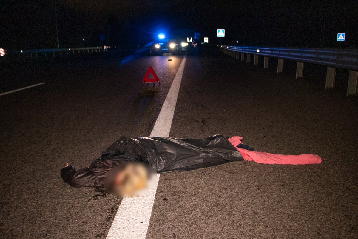 Водитель Passat насмерть сбил переходившую по пешеходному переходу женщину