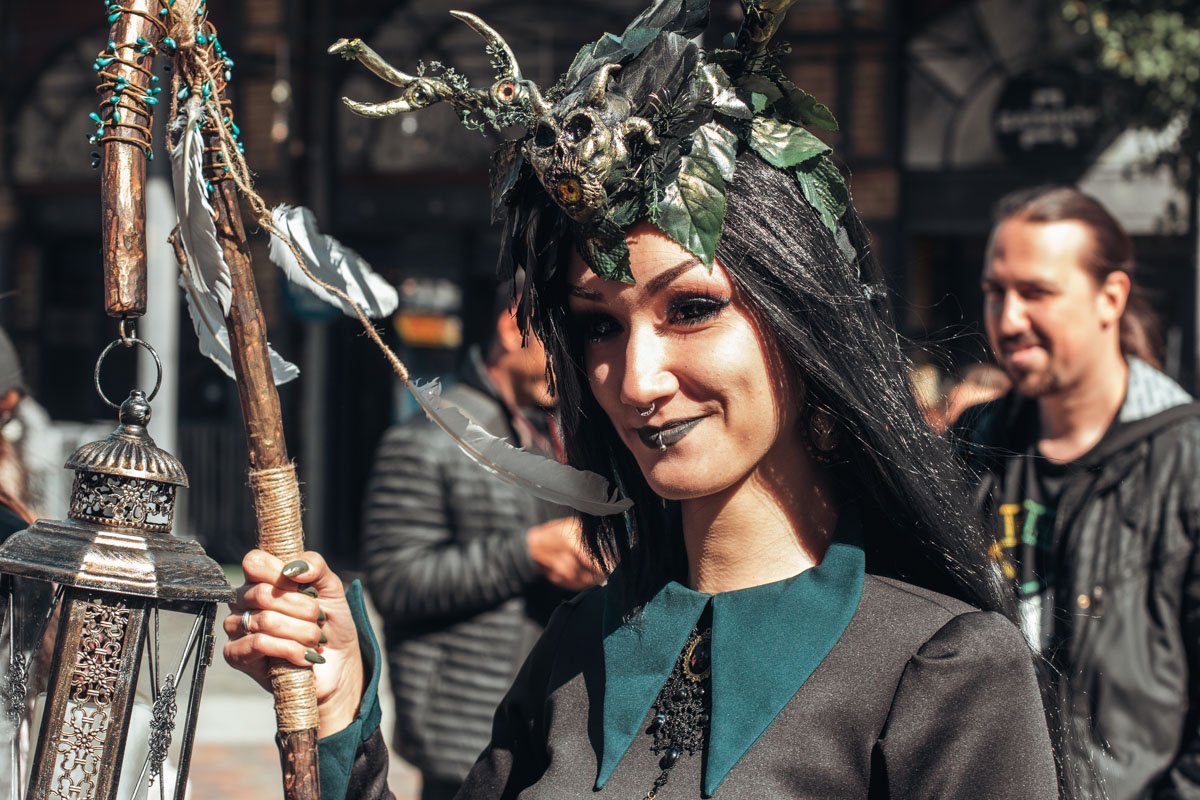 Посмотрите, с какой ответственностью участники фестиваля подошли к костюмам Посмотрите, с какой ответственностью участники фестиваля подошли к костюмам