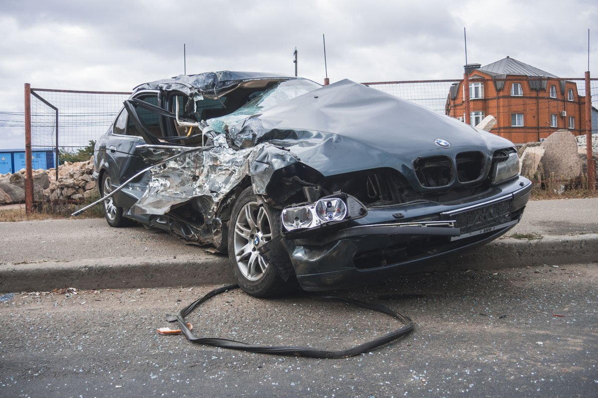 В результате аварии пострадал водитель BMW