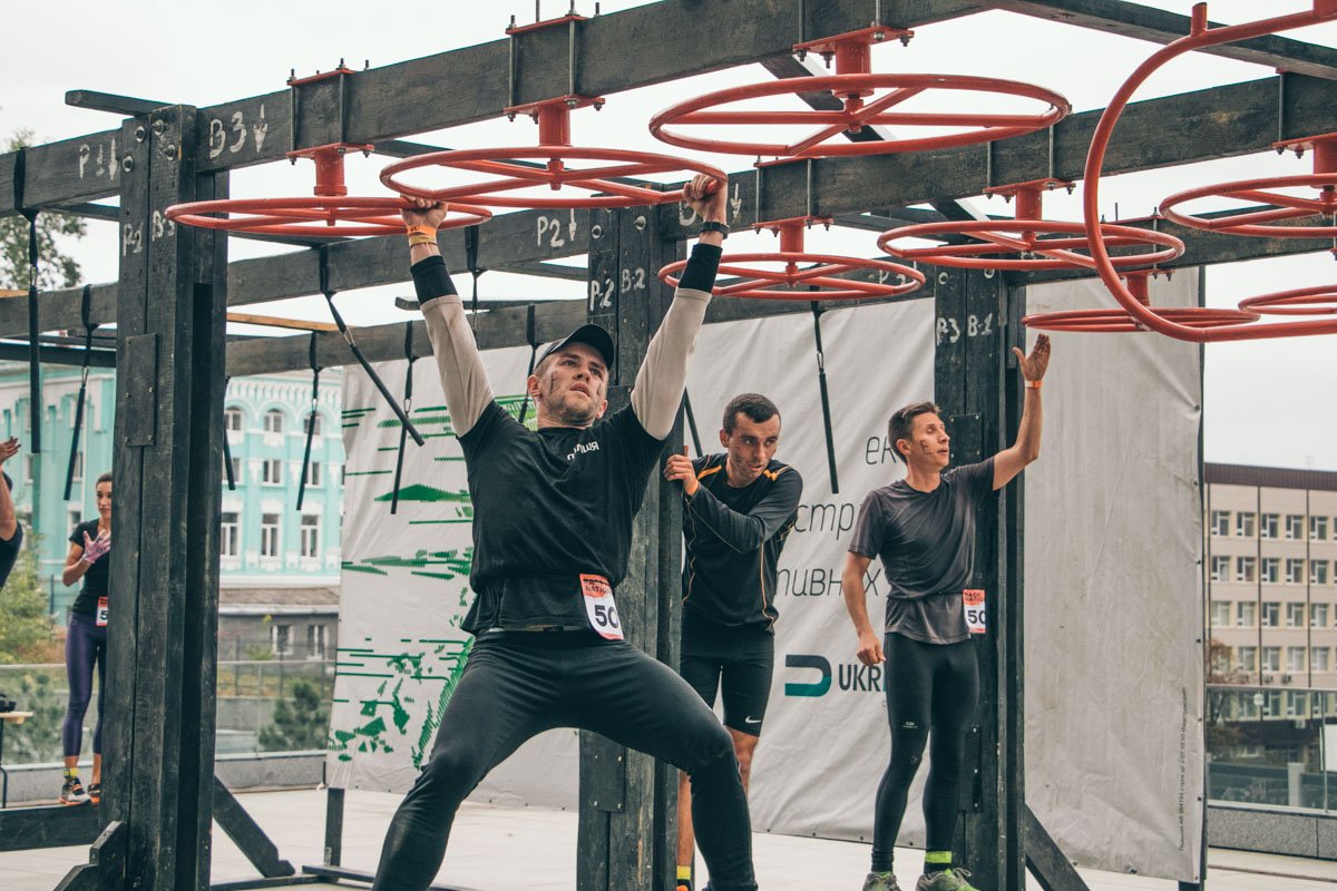 Не каждый может пройти даже одну такую полосу препятствий. А здесь их было два десятка 