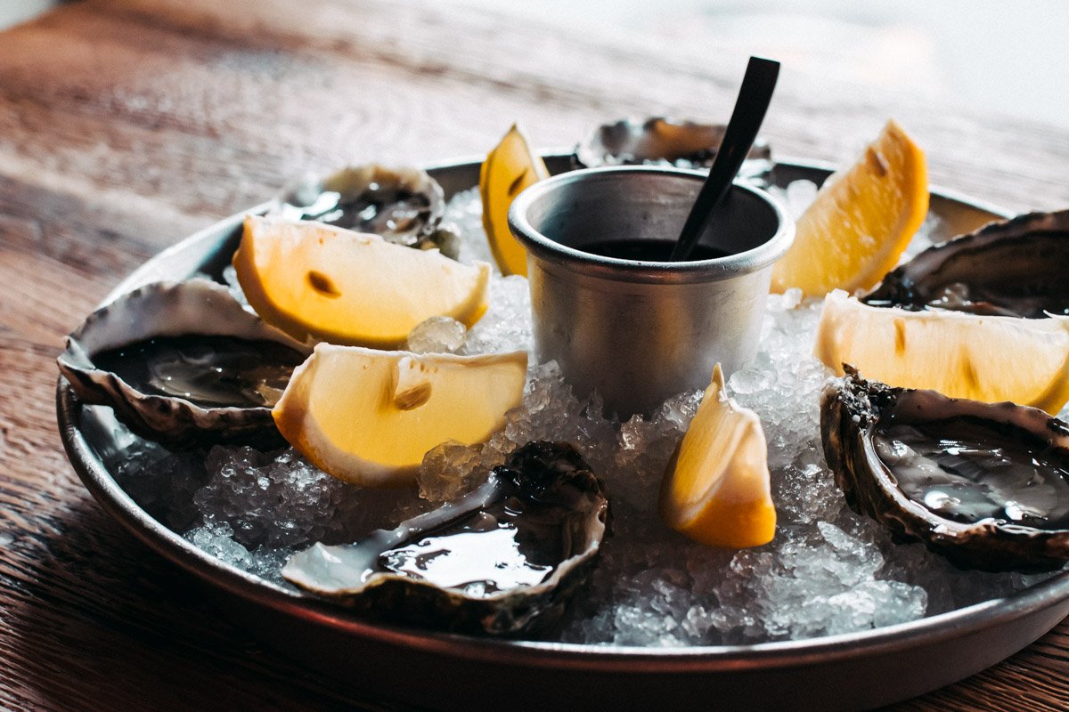 Но фишка ресторана - устрицы и живые морепродукты Но фишка ресторана - устрицы и живые морепродукты