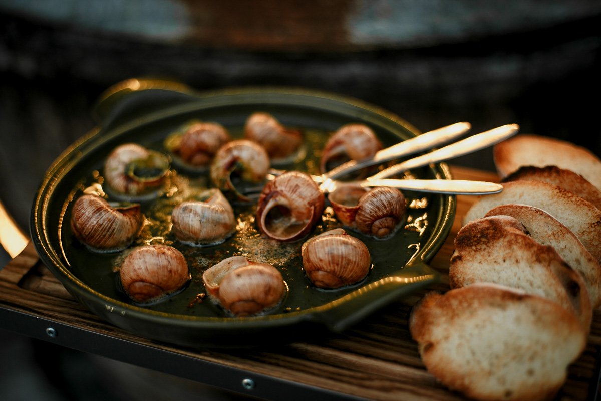 А для любителей французской классики здесь предлагают улитки А для любителей французской классики здесь предлагают улитки