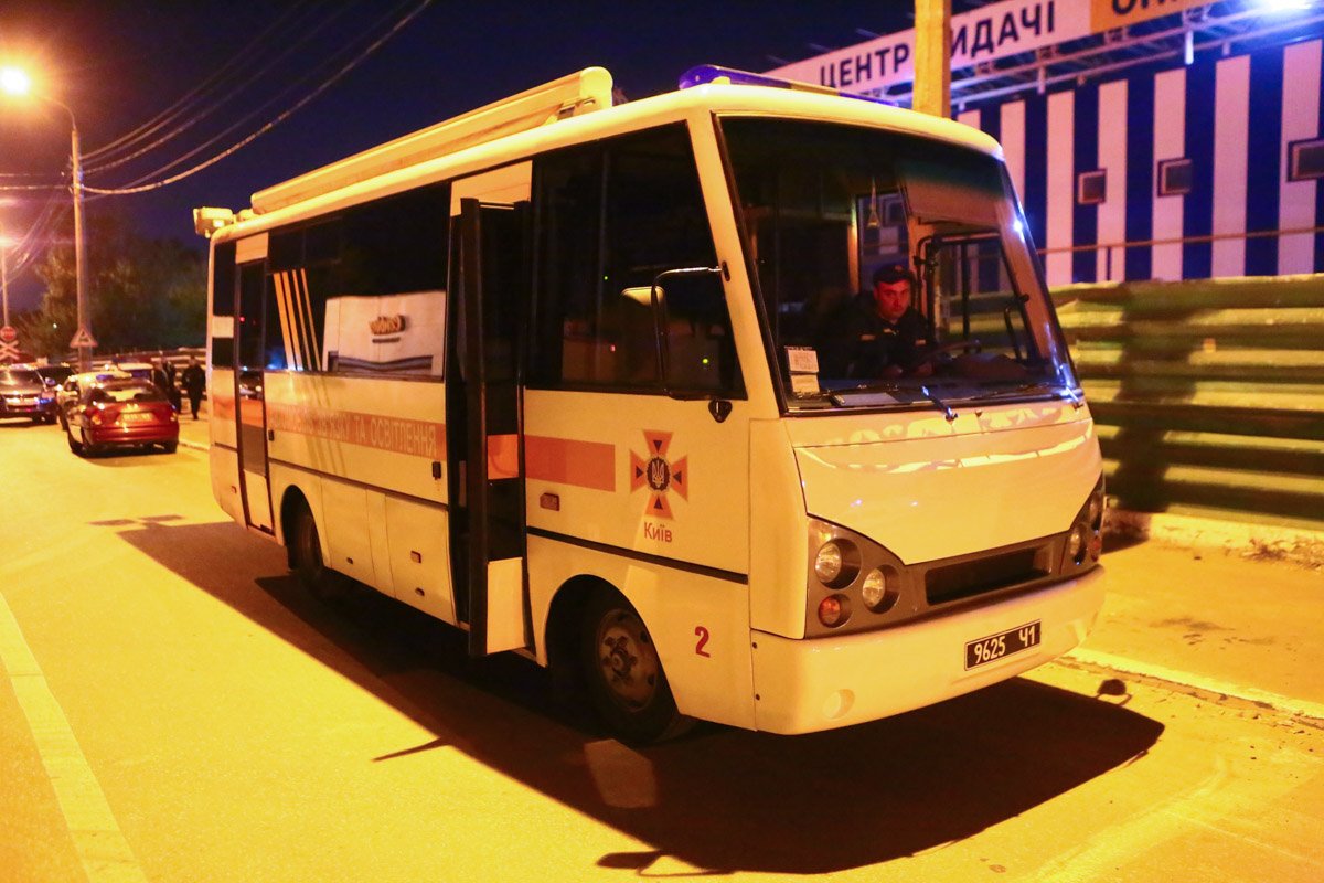 На месте работали самые разные службы На месте работали самые разные службы