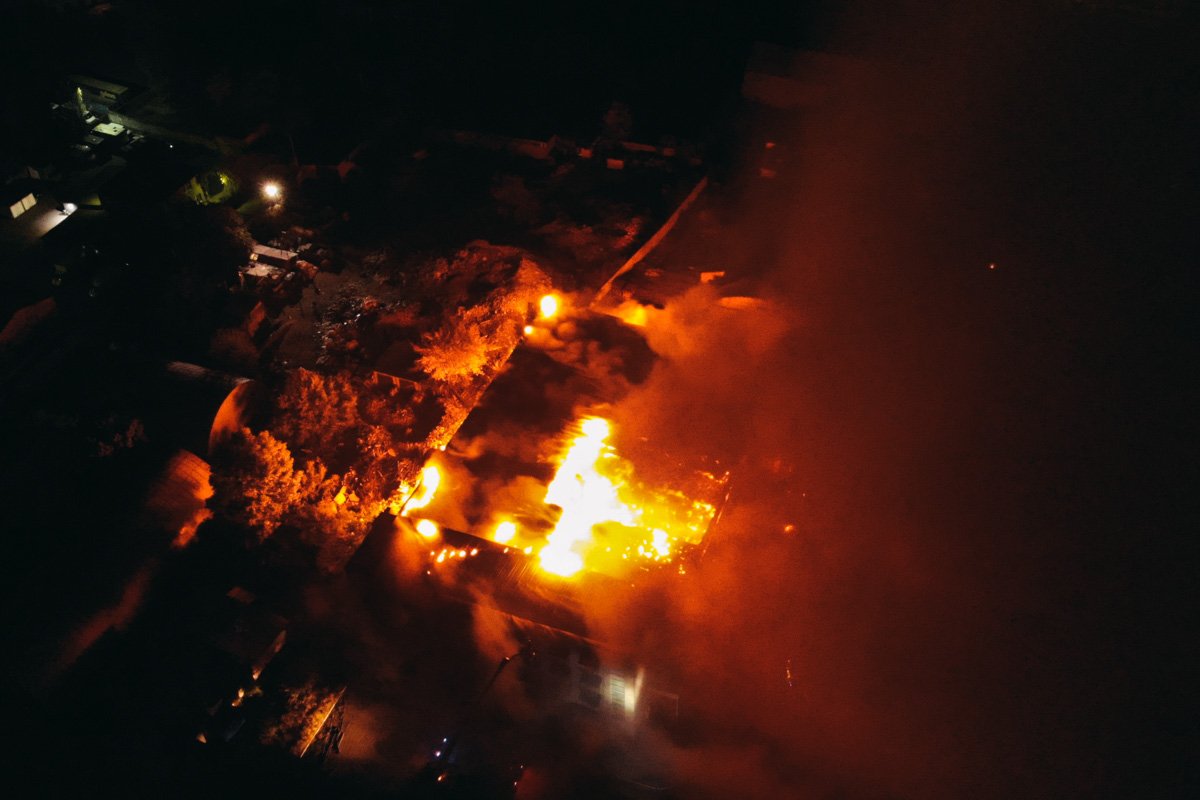 Оказалось, что пожар возник на территории складов