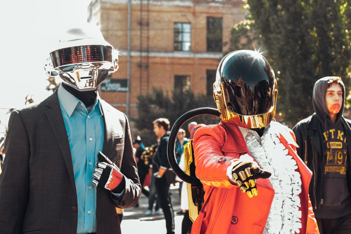 Как вам такие киберпанки? Как вам такие киберпанки?