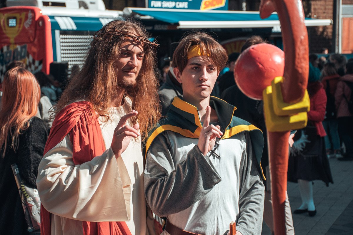 Иисус и маг из Magicka. Оба те еще страдальцы Иисус и маг из Magicka. Оба те еще страдальцы