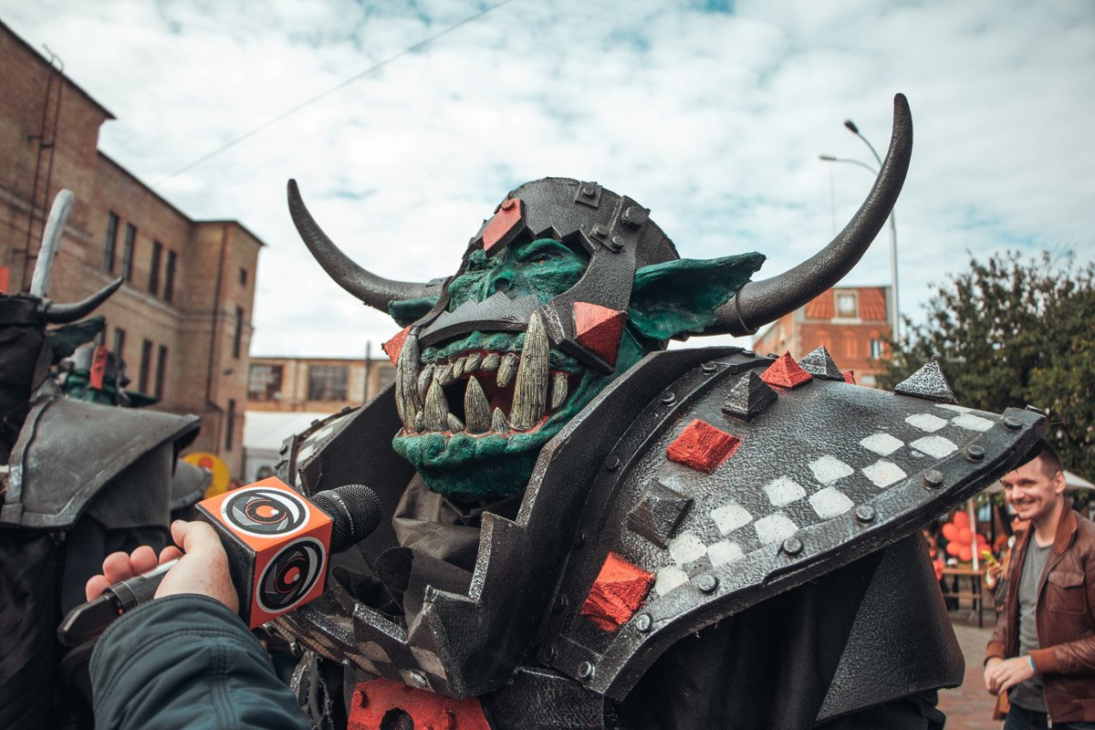 Посмотрите у кого приходится брать интервью Посмотрите у кого приходится брать интервью