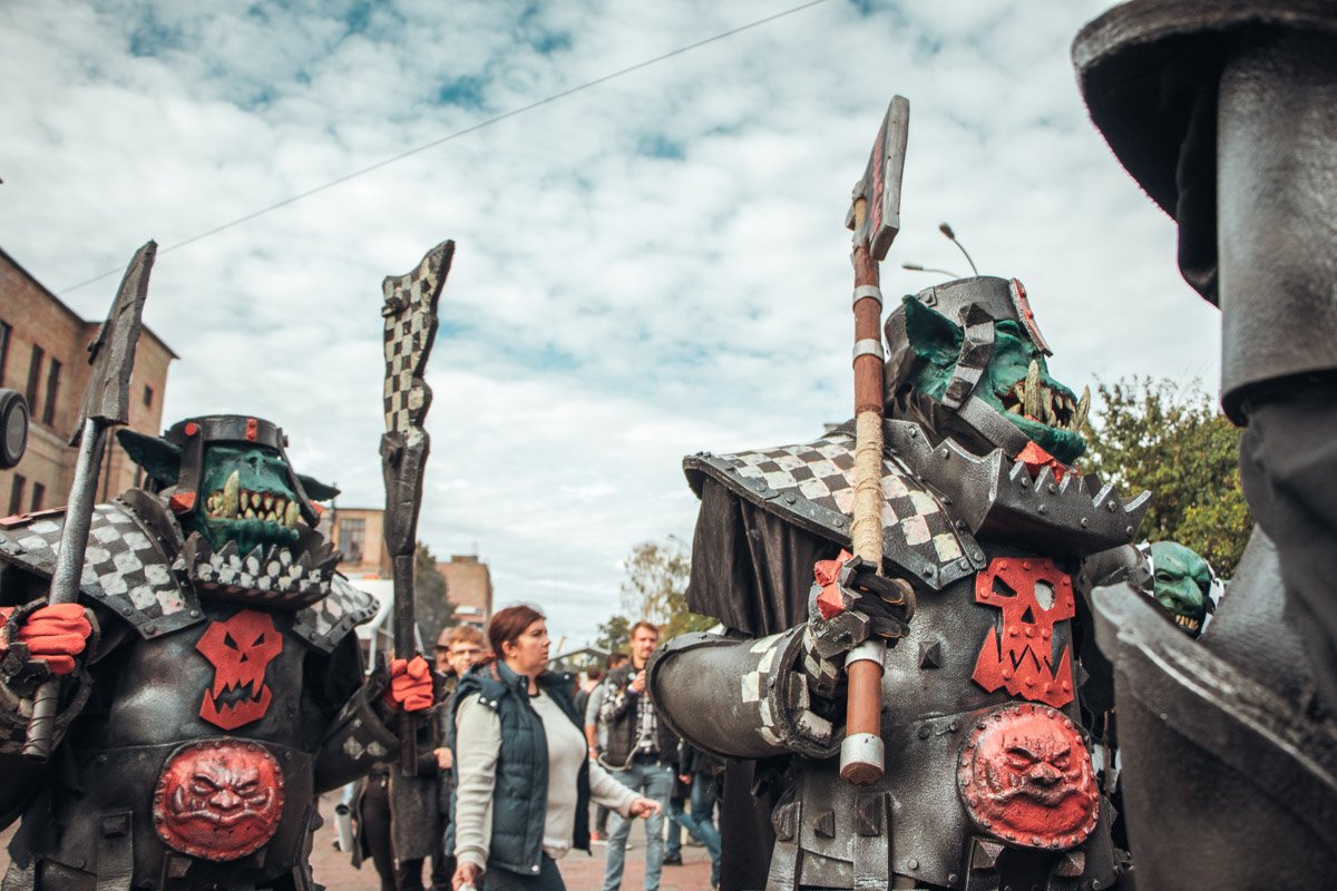 Coz da red goez fasta! Coz da red goez fasta!