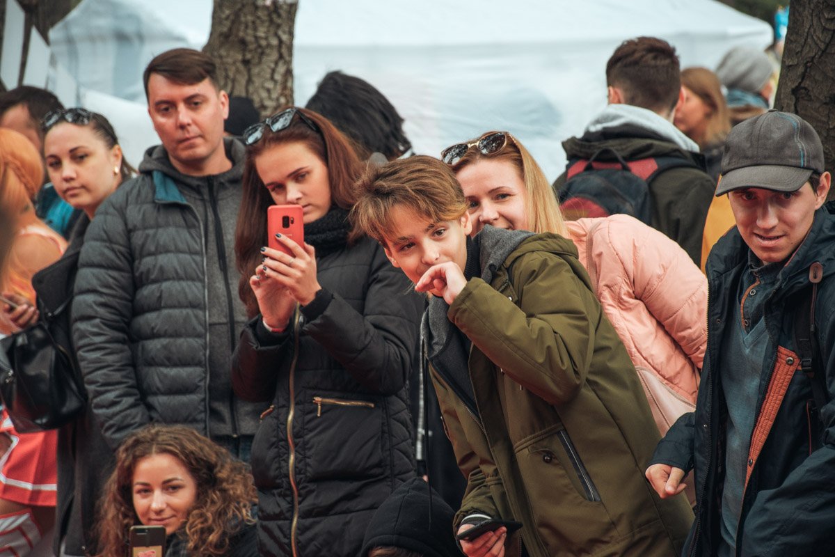 Как думаете, на кого может быть такая живая реакция? Как думаете, на кого может быть такая живая реакция?