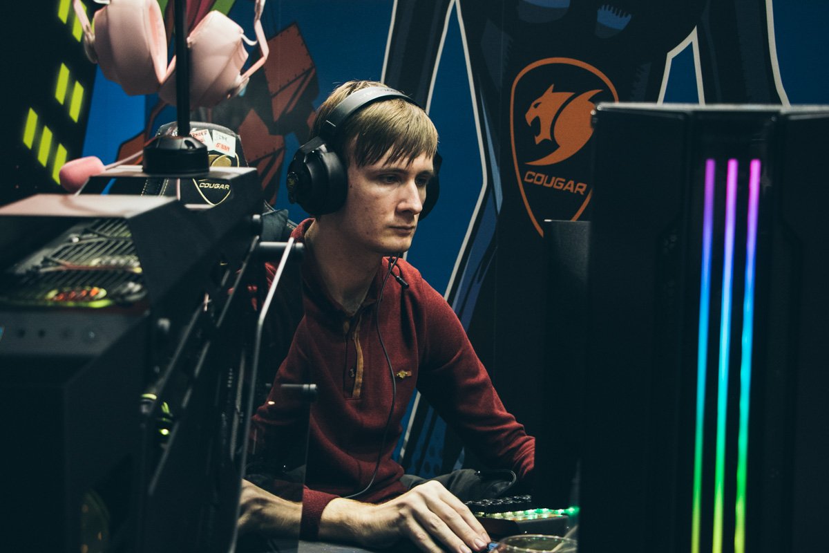 Люди играют. Не будем мешать Люди играют. Не будем мешать