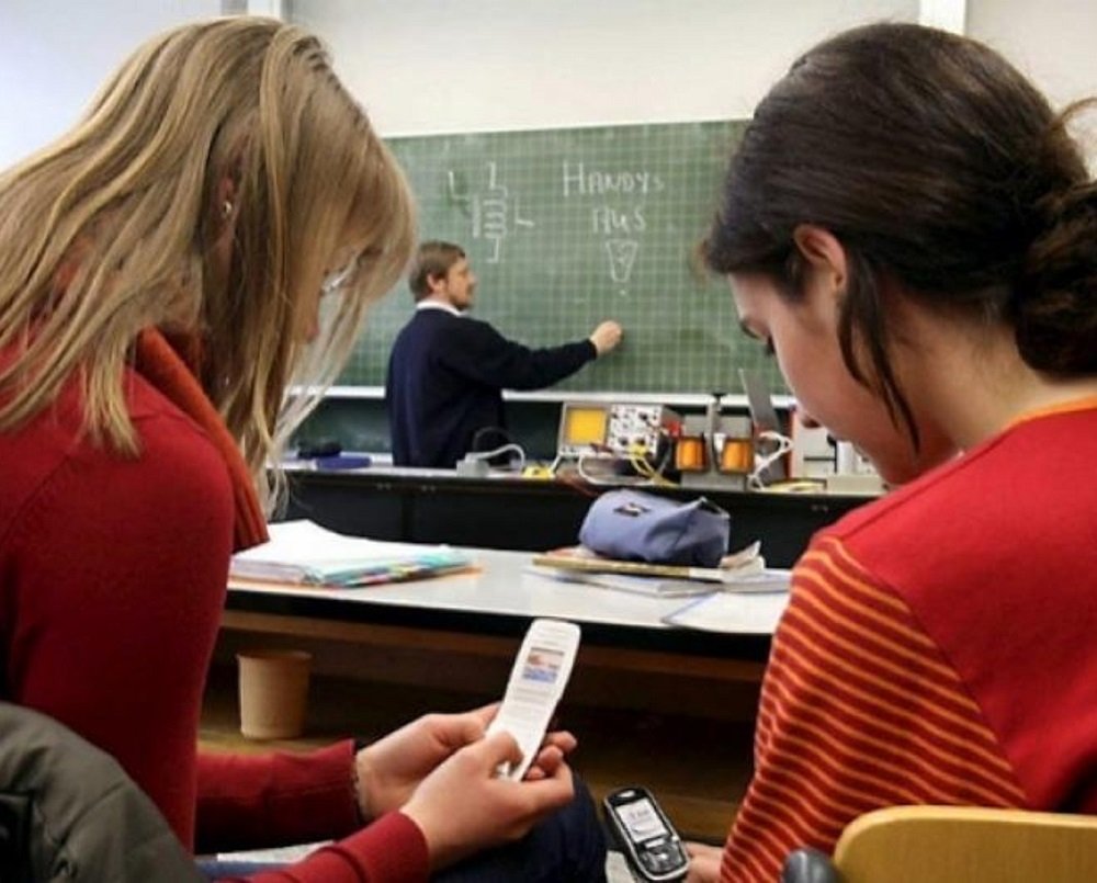 Смартфон в школе уже давно должен стать частью учебного процесса. Как - можно узнать на мастер-классе