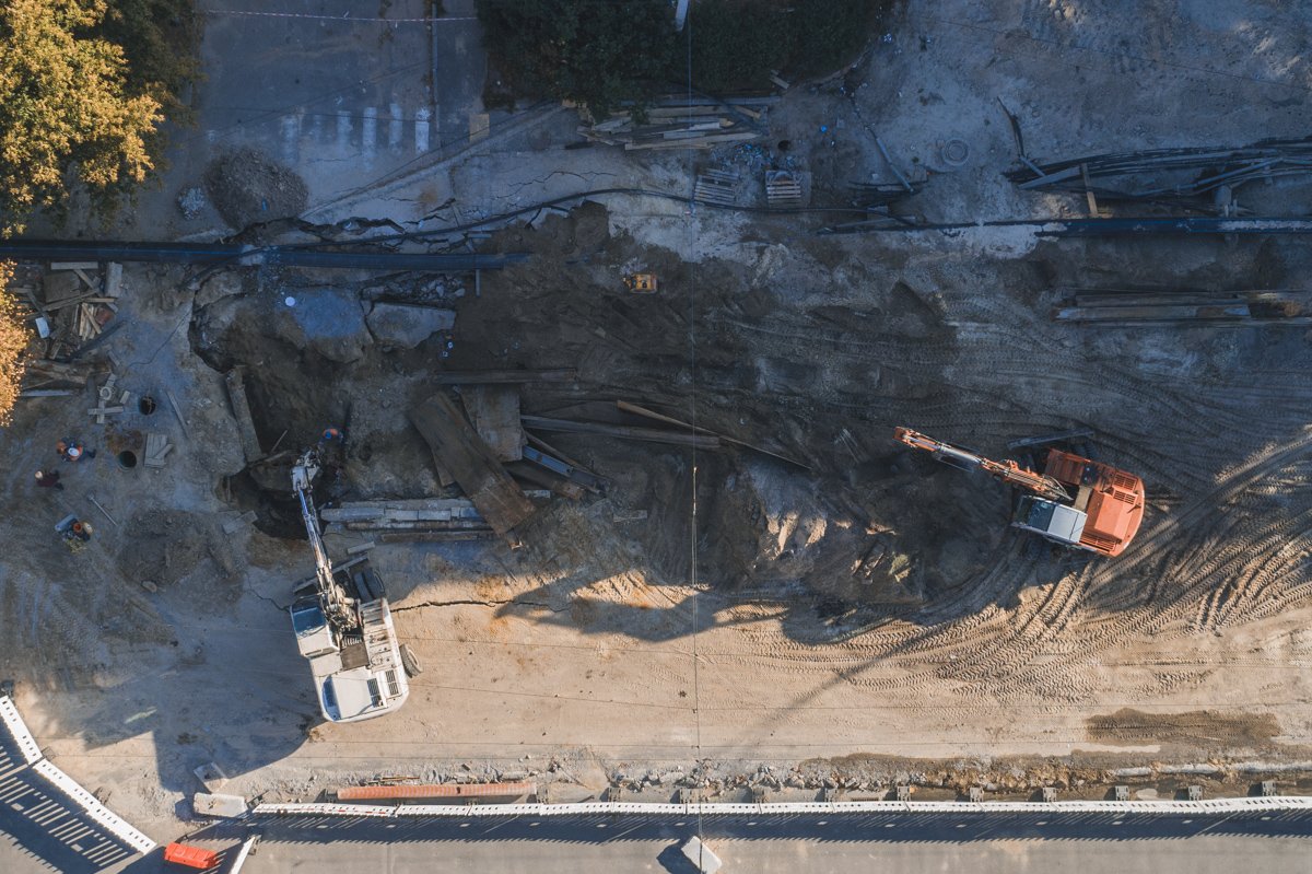 Рабочие трудятся практически без выходных