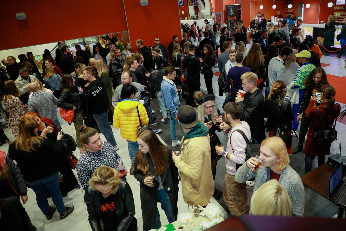 Желающих посмотреть на новый фильм с Олдманом собралось немало Желающих посмотреть на новый фильм с Олдманом собралось немало