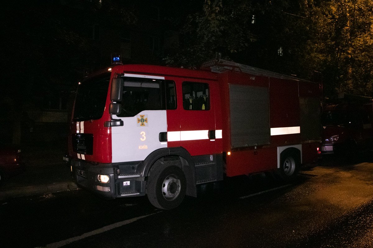 На месте работали три единицы техники и около 13 человек личного состава