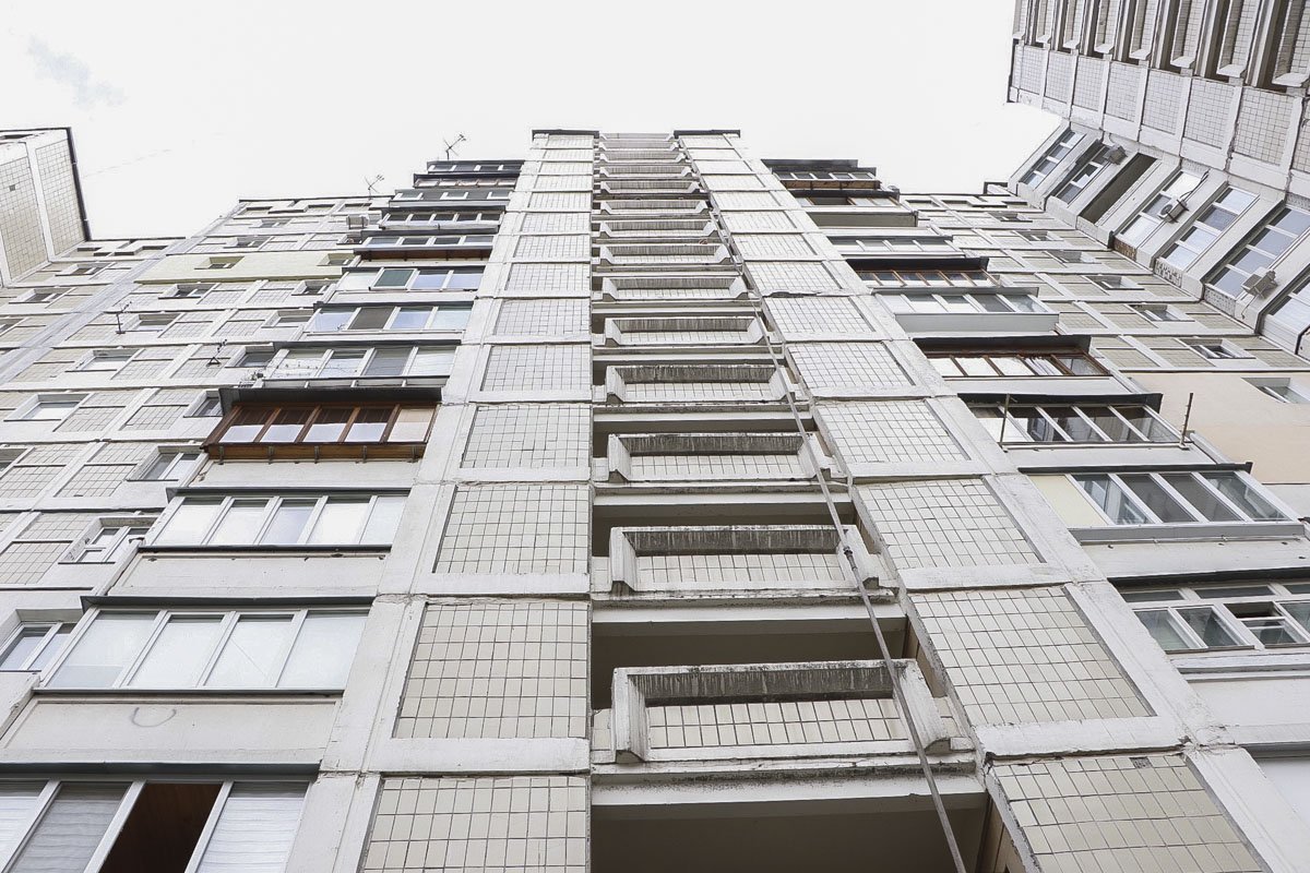  25 сентября в Киеве по адресу улица Бальзака, 55 загорелась квартира на 12 этаже