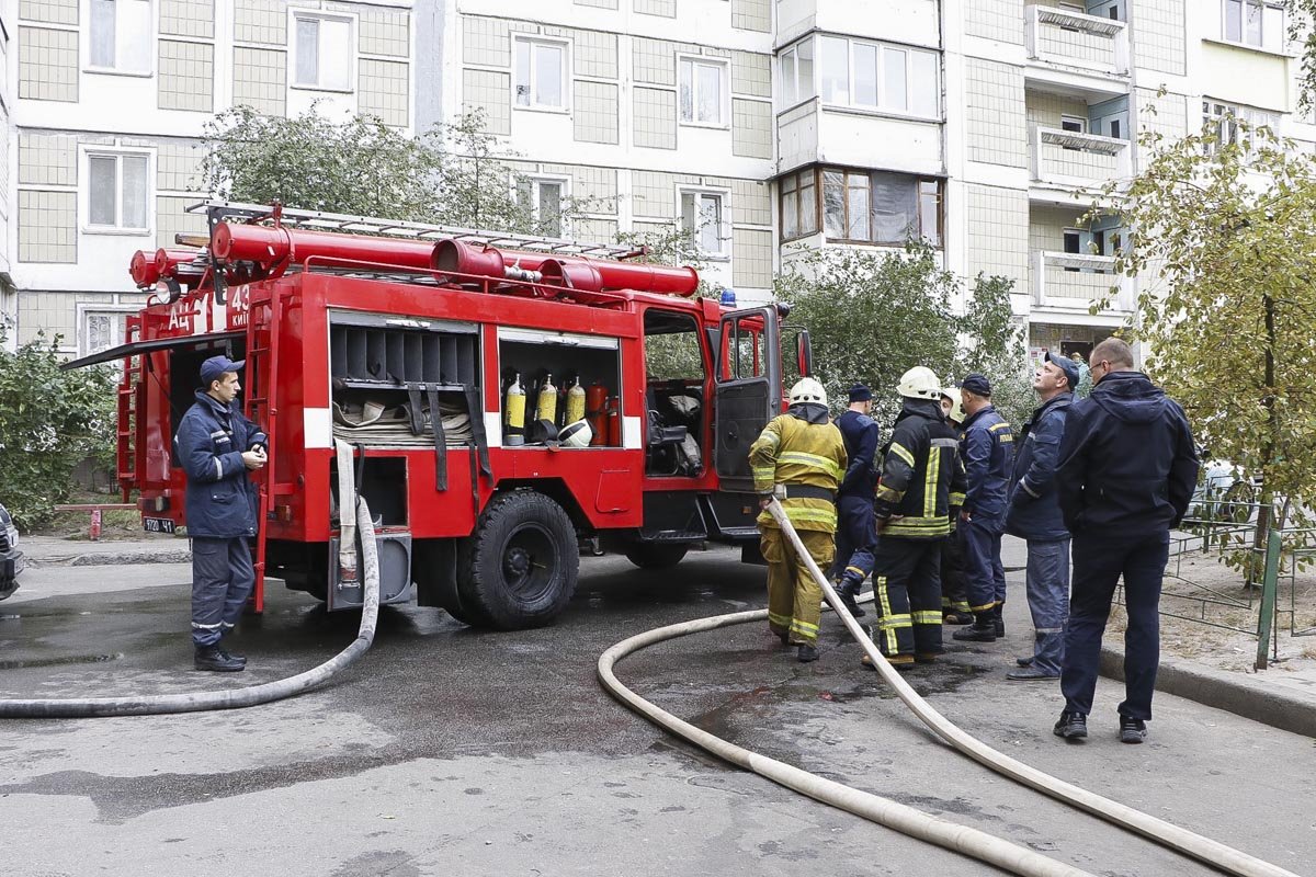 По предварительным данным от ГСЧС, причиной возгорания стало короткое замыкание проводки