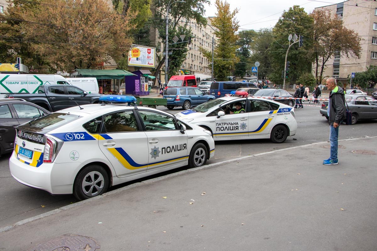 На месте происшествия работает патрульная полиция и следственно-оперативная группа 