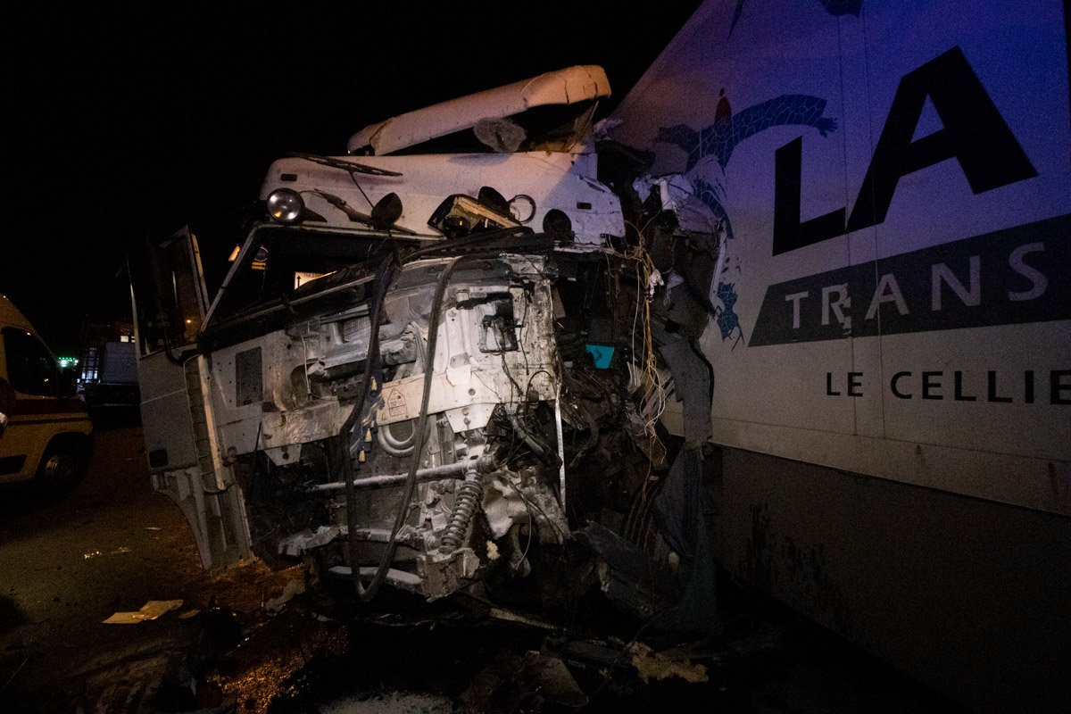 В Днепровском районе Киева на улице Братиславской, перед поворотом на Малышко, произошло серьезное ДТП с пострадавшими В Днепровском районе Киева на улице Братиславской, перед поворотом на Малышко, произошло серьезное ДТП с пострадавшими