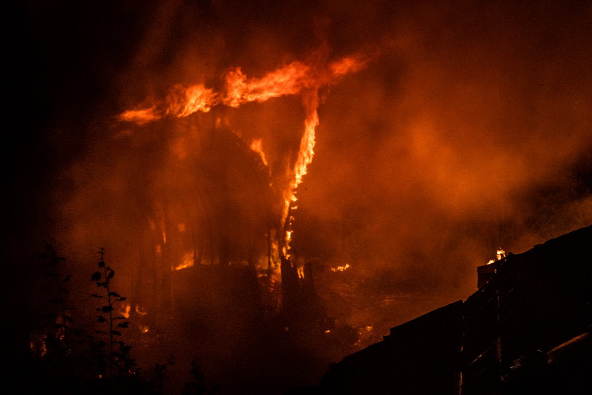 Площадь пожара составила около 300 квадратных метров