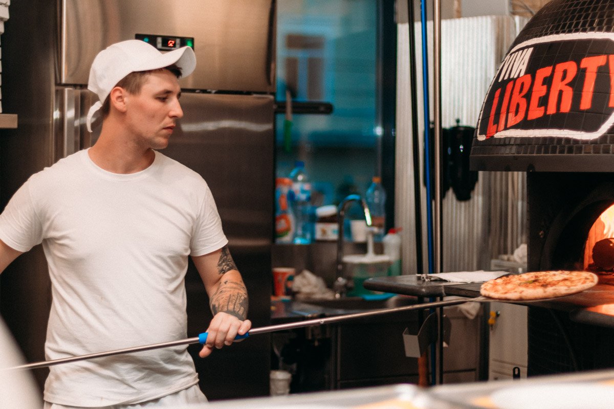 Более того, с первого дня здесь нашлось место для нескольких шефов, которые привлекают сюда новых гостей