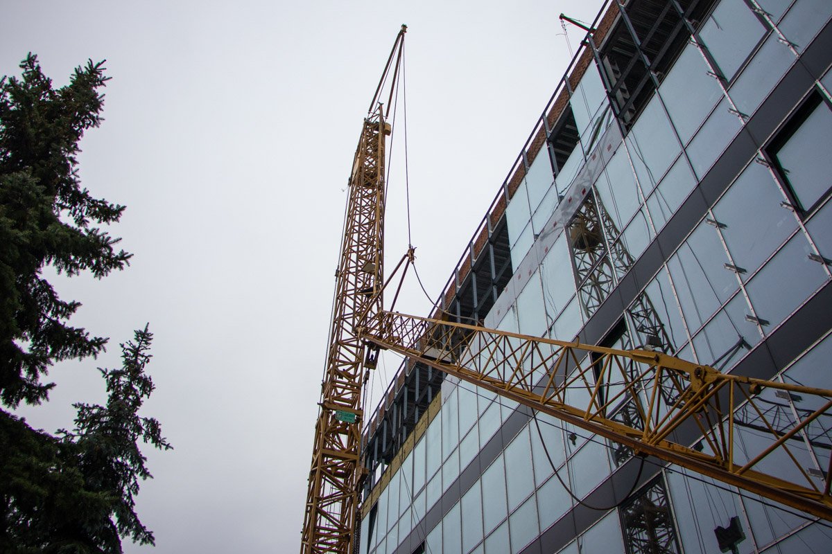 По пока не установленной причине вниз рухнула стрела крана По пока не установленной причине вниз рухнула стрела крана