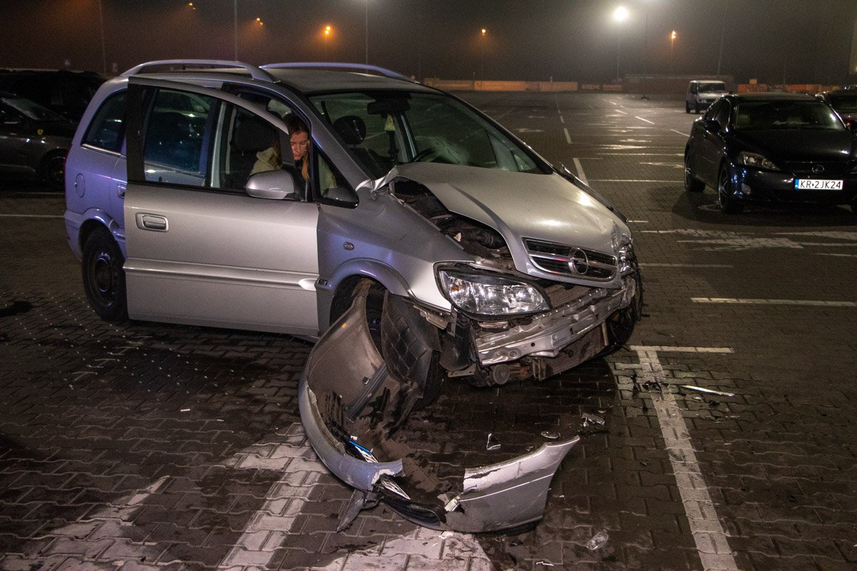 Volkswagen разбил три автомобиля Volkswagen разбил три автомобиля