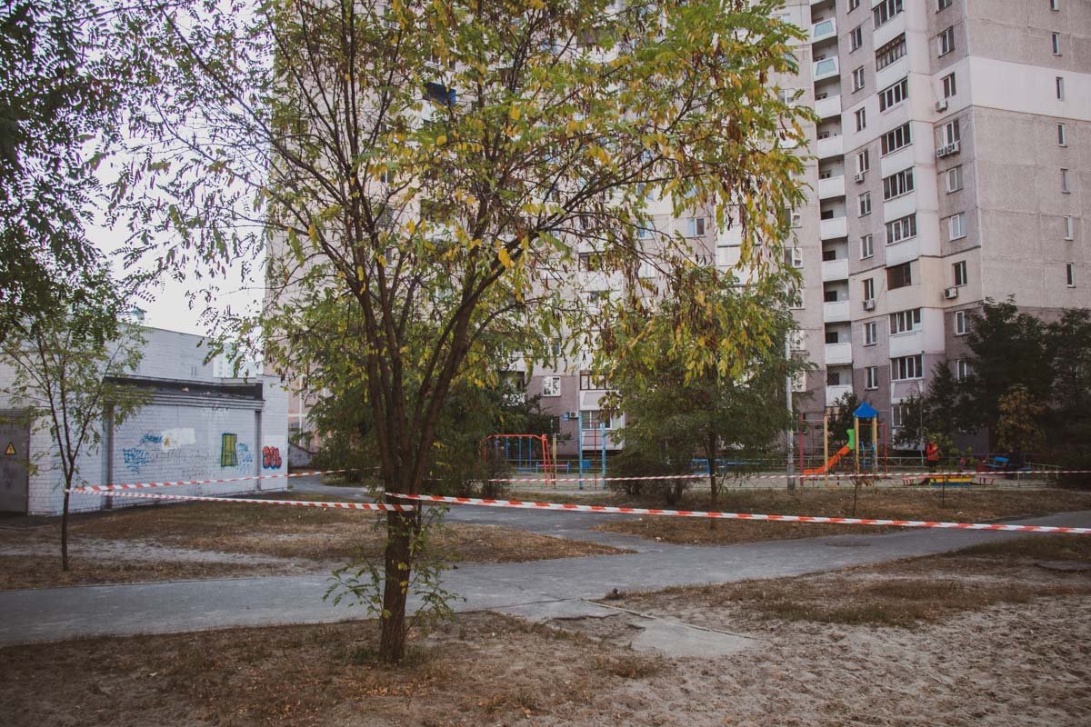 Опасный предмет лежал недалеко от детской площадки