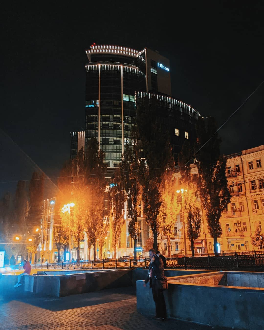 Ночной Киев всегда выглядит очаровательно, но особое обаяние приобретает именно осенью. Фото - @vlad.pyatigor