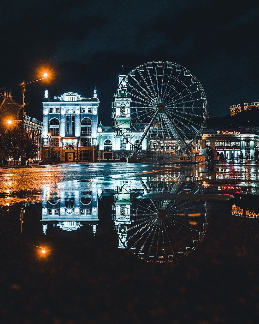 Помните, во время дождливого лета мы восторгались такими отзеркаленными фотографиями? Осенью таких снимков как у @ihor.goncharenko может быть на порядок больше
